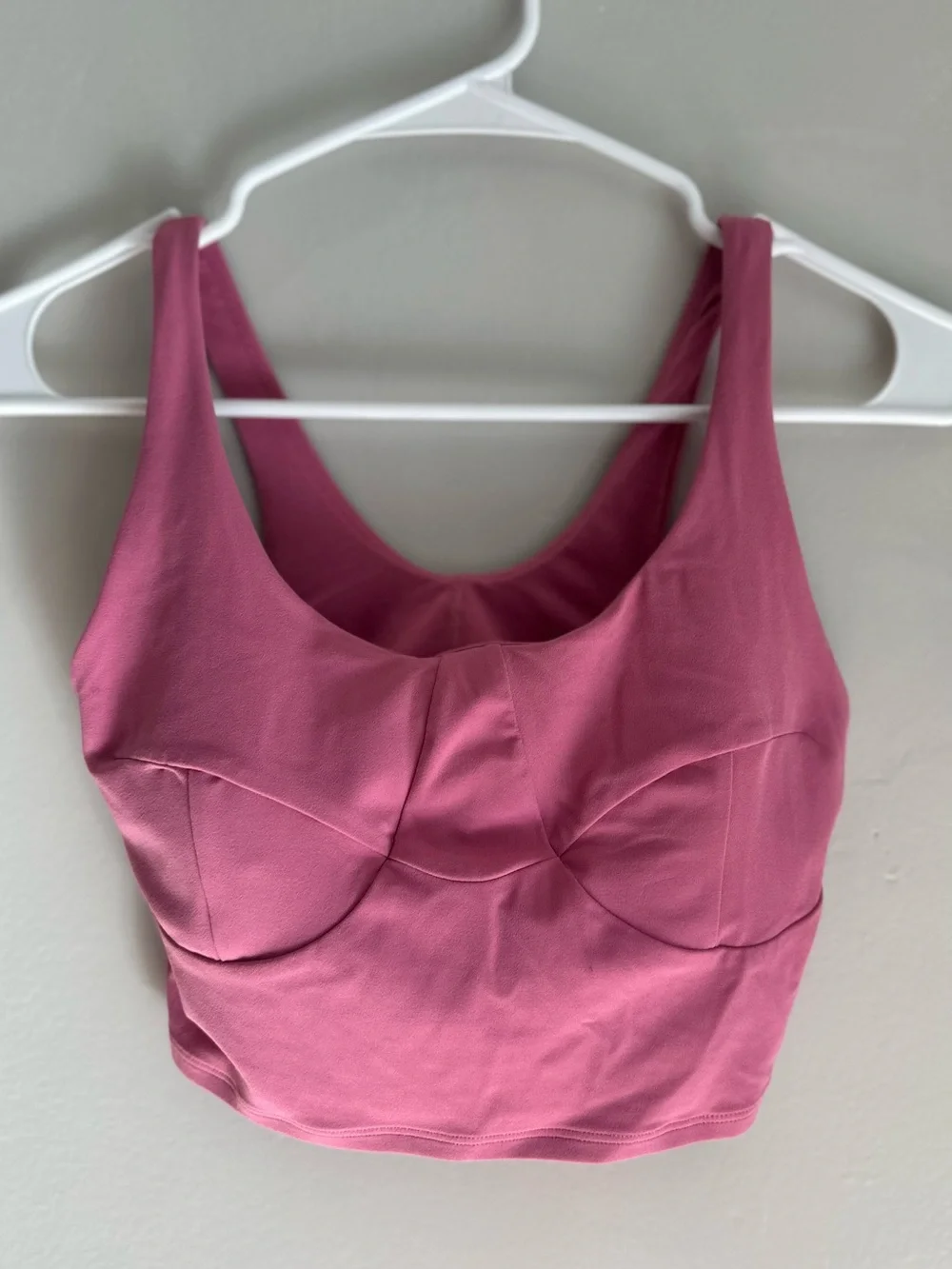 Lululemon nulu front darting sports bra size 4 pink